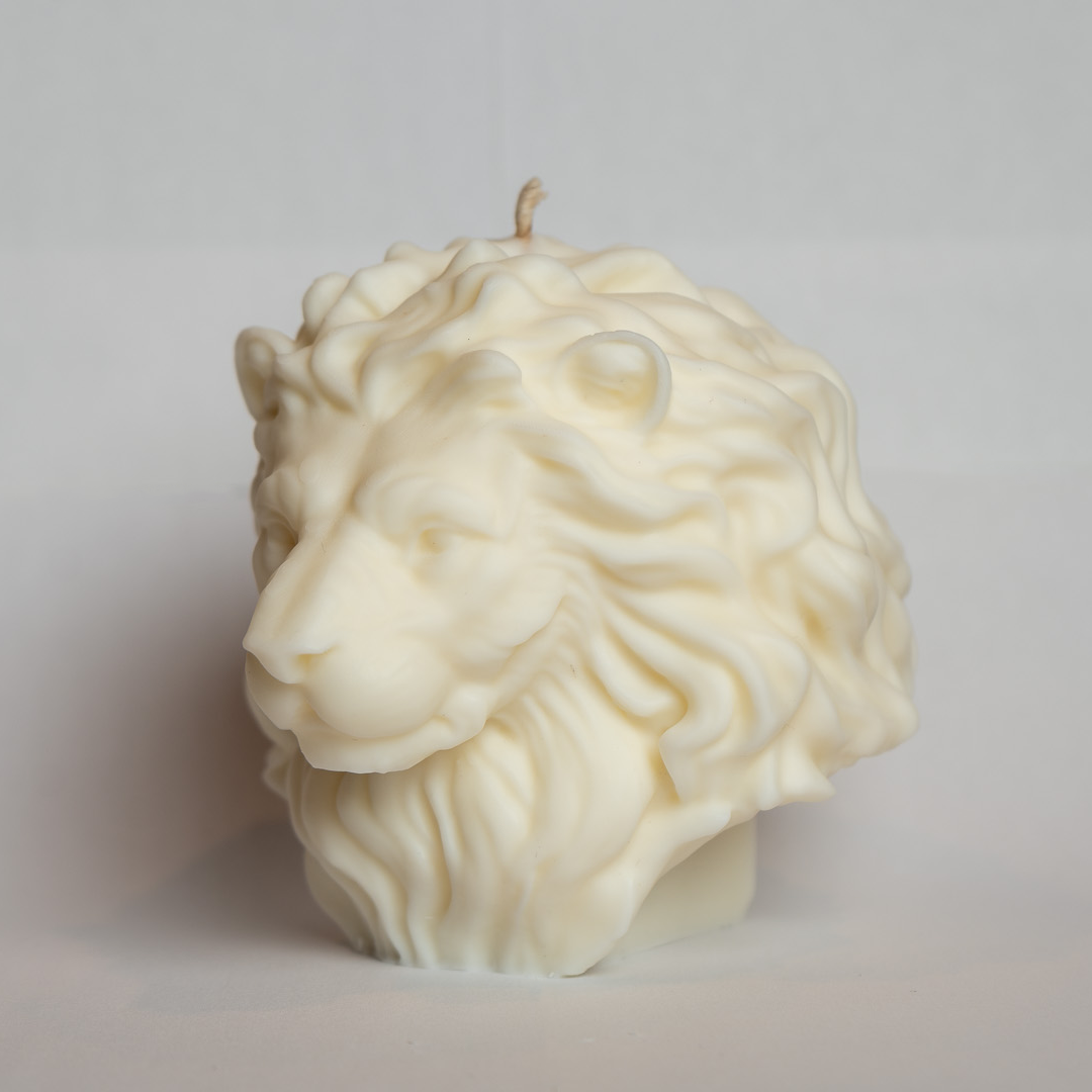 Majestät - Löwenkerze