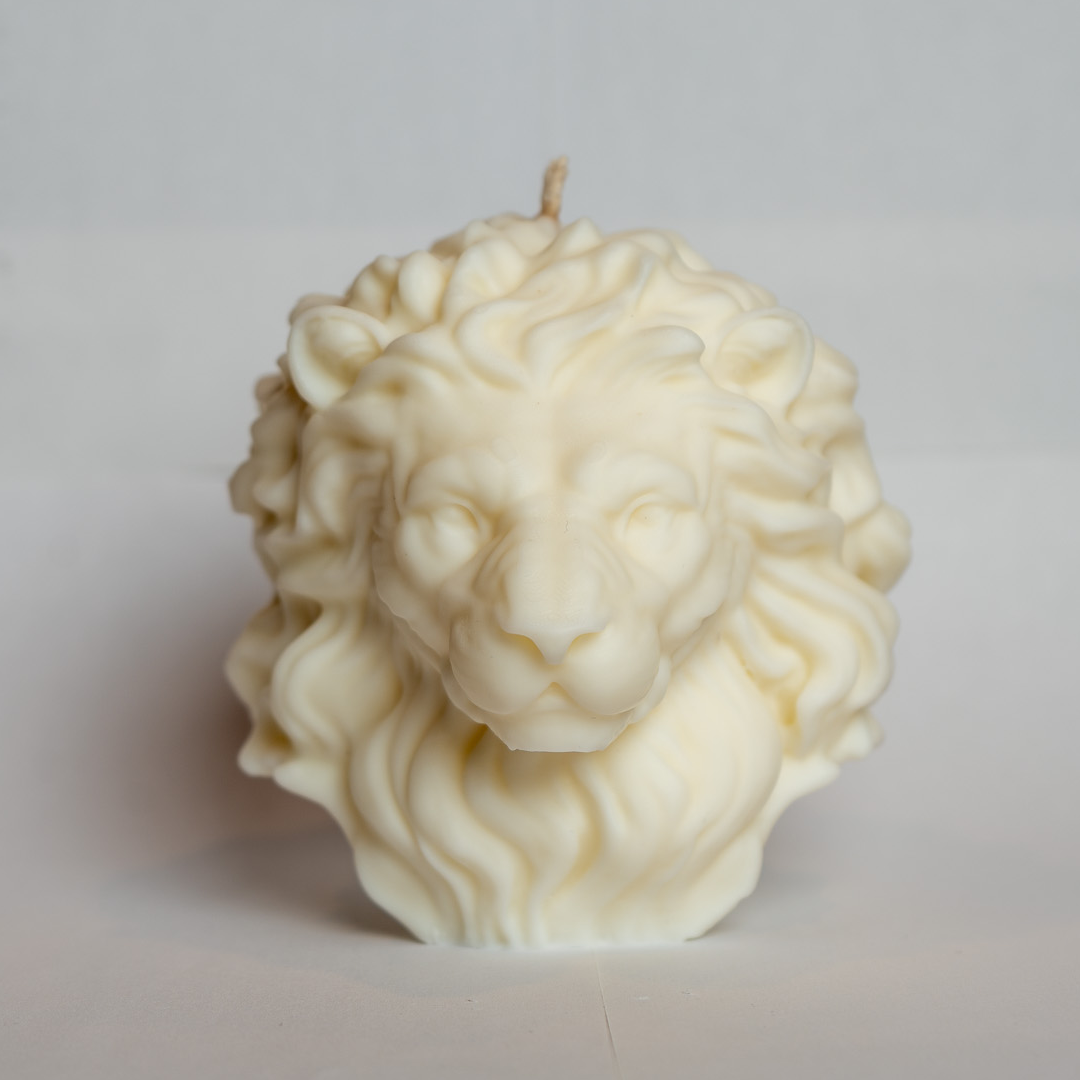 Majestät - Löwenkerze